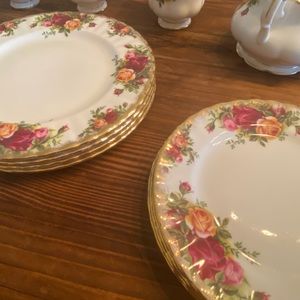 Old Country Roses Royal Albert Bone China England 1962 Royal Albert Ltd  dishes